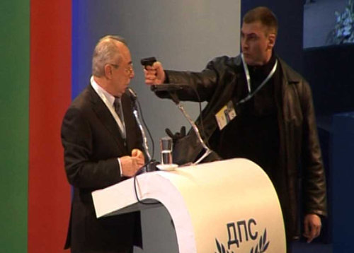 ブルガリアの議員が暗殺未遂01