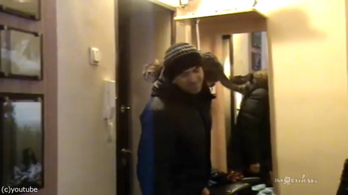 背中に乗ってくる猫09