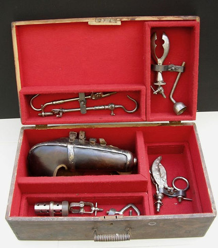 昔の義手・義足21