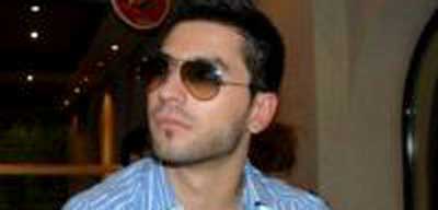 ドバイでキスして逮捕される01