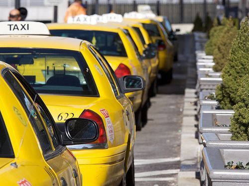 見覚えのあるタクシードライバー00