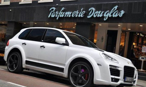 サッカーのスーパースターたちの車15