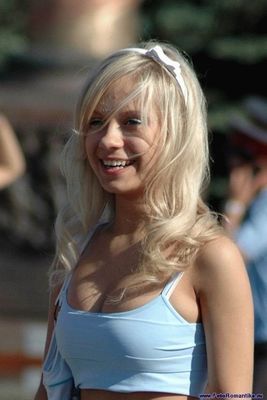 噴水でずぶ濡れロシアの美少女15