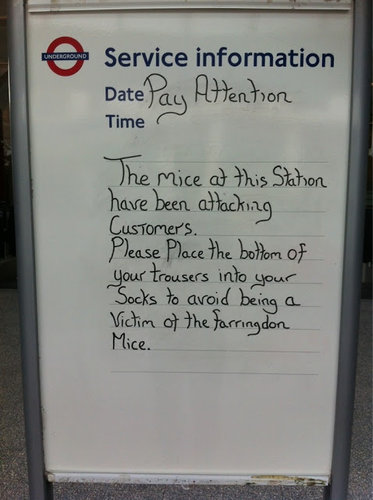 ロンドン地下鉄ゲリラステッカー10