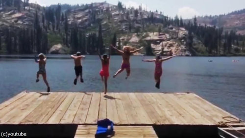 海に飛び込まない少女01