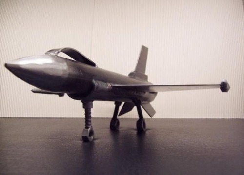 工具を溶接したアート01