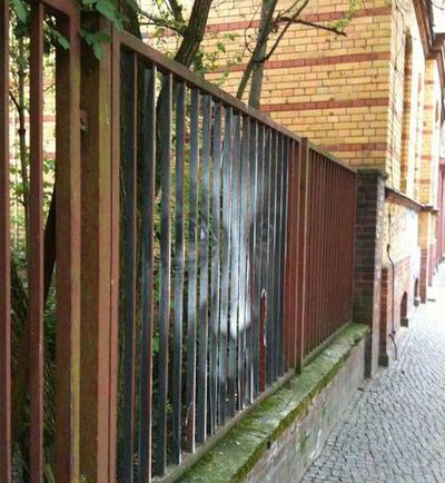 怖いフェンス02