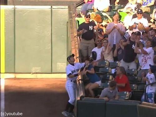 イチローに触れた女性客02