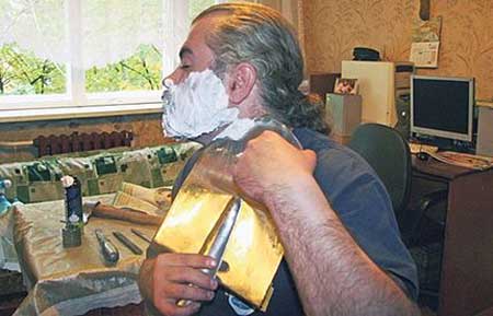 カミソリの代わりにスコップ02