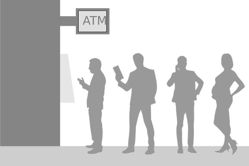 このロシアのatm どう考えてもおかしくない 誰が工事にゴーサインを出したのか気になるデザイン らばq