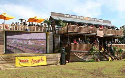 トレーラーがバーに変身05