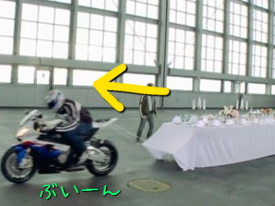 テーブルクロス引き