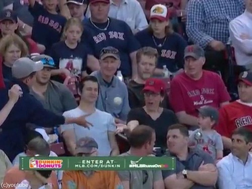 球場でボールをもらった男性の粋な行動06