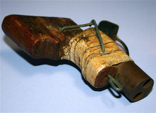 刑務所でこっそりつくられたデバイス20