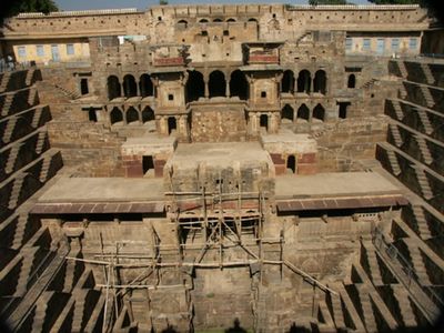 階段だらけのインドの井戸「Chand Baori」05
