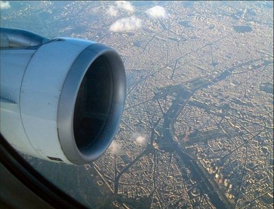 飛行機の翼から見下ろす地上の風景05