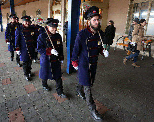 7人のホームレスに仕事を提供01