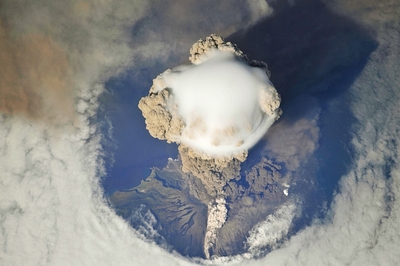 サリチェフ山噴火04
