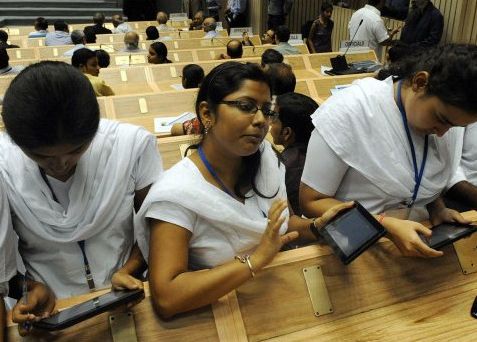 インドの格安タブレット端末01