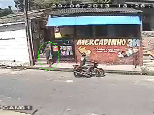 ブラジルのバイク強盗犯01