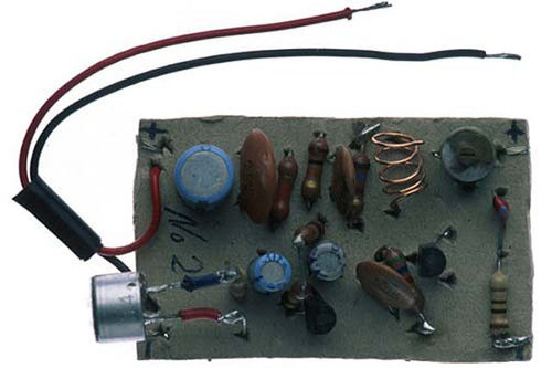 刑務所でこっそりつくられたデバイス13