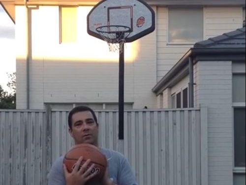 お父さんがバスケで人生最高のシュート00