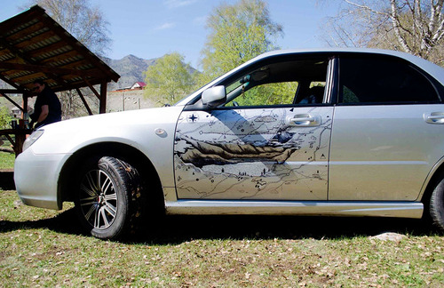 ロシアのぶつけられた車を変身03