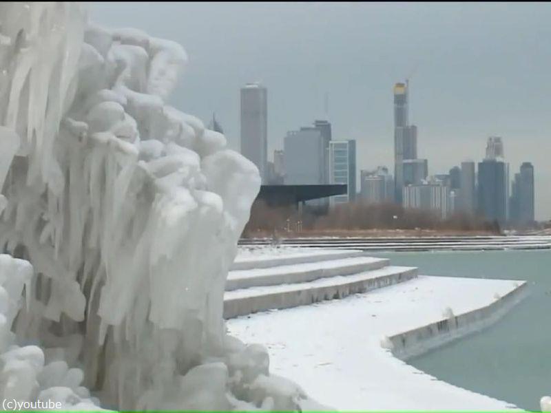 南極より冷え込むシカゴ…最低気温マイナス33度で街中が凍り付く