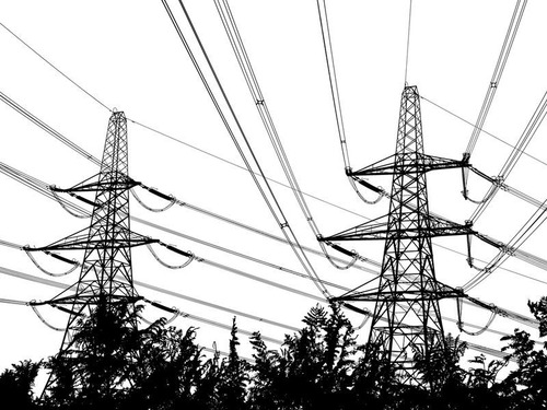 切れた電線がコンクリートを溶かす
