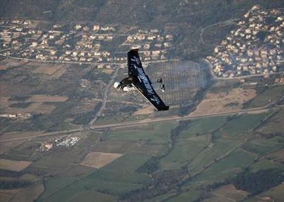 ジェットエンジンと翼を背負って大空を飛ぶ無茶なスイス人05