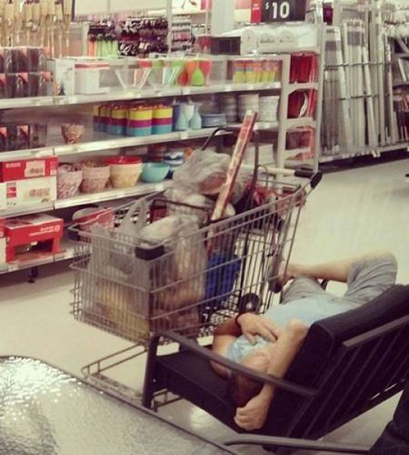 買い物に付き合った男たち18