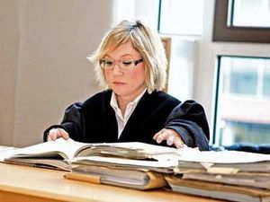 小人症の弁護士02