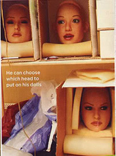 人形の妻9人と結婚したイギリス人11