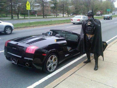 バットマンが警察に呼び止められる02