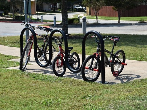 図書館らしい自転車ラック