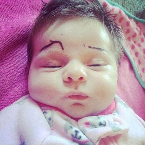 赤ちゃんに眉毛16