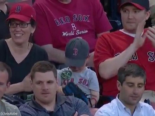 球場でボールをもらった男性の粋な行動07