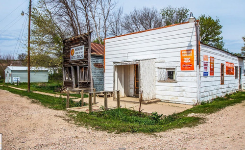 住民が1人しかいない村モノウィ02