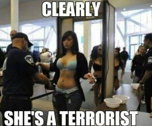 空港で見かける奇妙な事 03