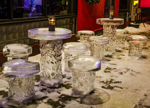 寒さが厳しいアメリカの店の外02