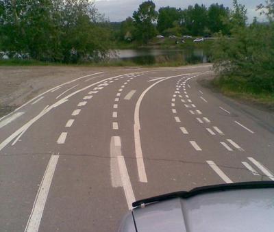 めちゃくちゃな道01