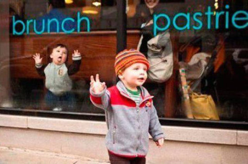 写真の主役を奪う子供たち03