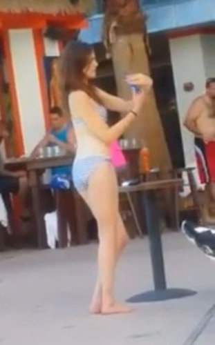 ビキニ美女の自撮り13