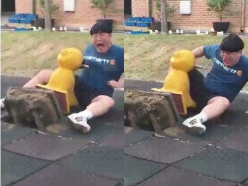 遊具でびっくりする少年04