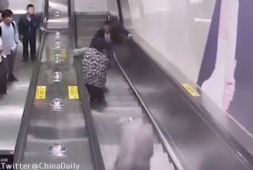 ヒーローと言われた中国人青年…世界中から拍手喝采03