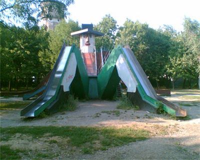 ロシアの公園の遊具05
