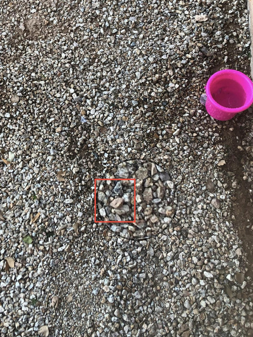 小さなネジを砂利の上に落としてしまったときのライフハック02