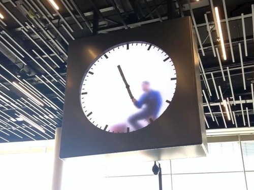 アムステルダム空港の手書き時計01