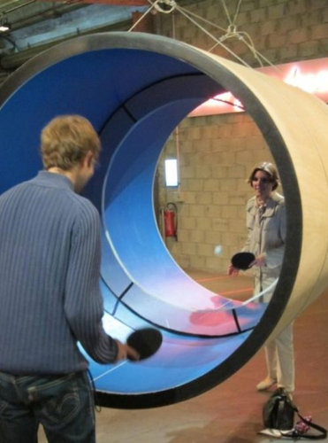 タイの丸い卓球台02