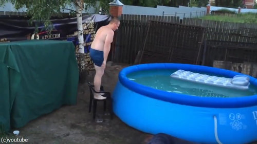 プールへの飛び込みはフォームが全て01